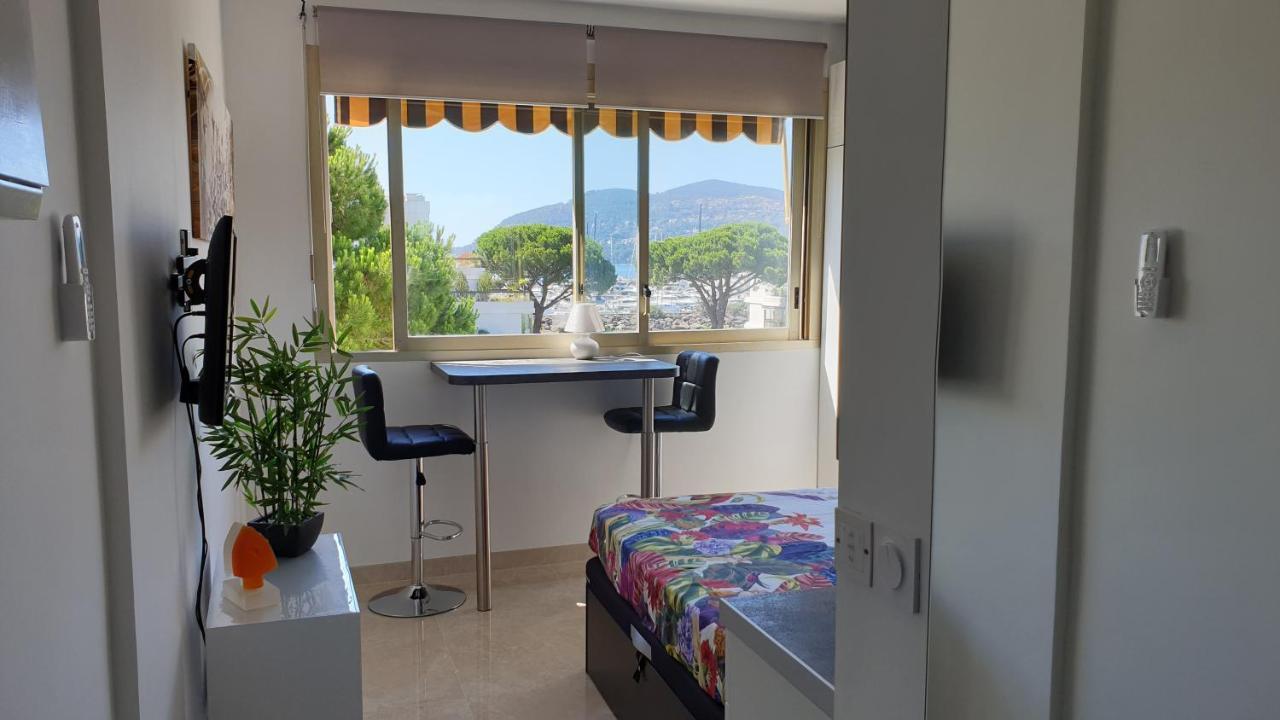 Garden And Beach Sea View Apartment Cannes Mandelieu-la-Napoule Exterior photo