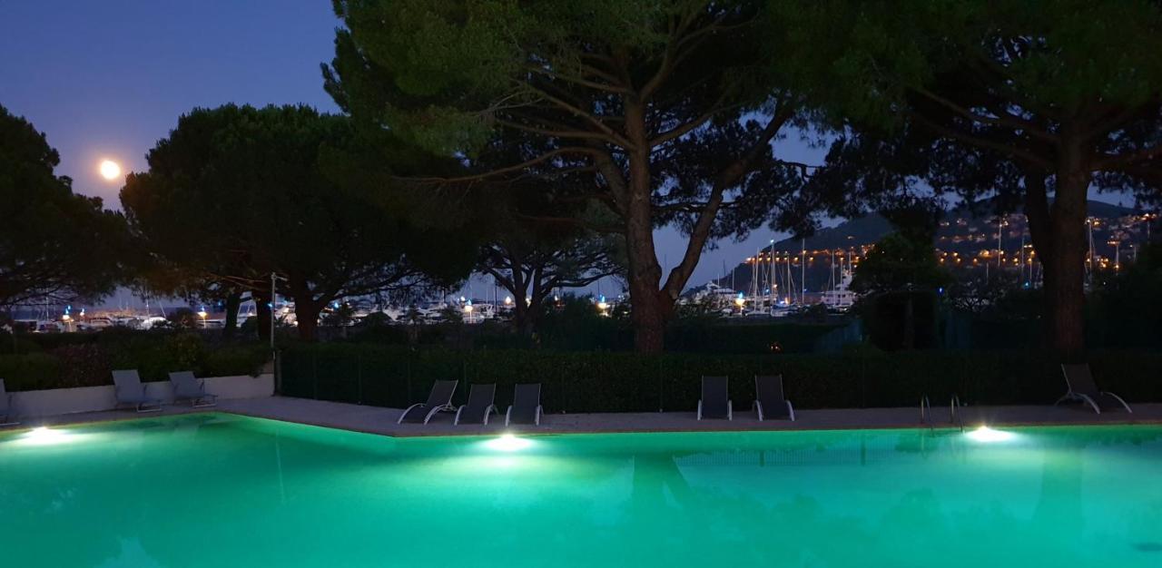 Garden And Beach Sea View Apartment Cannes Mandelieu-la-Napoule Exterior photo
